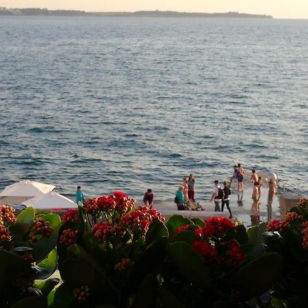Allure Apartments Piran Luaran gambar