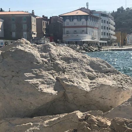 Allure Apartments Piran Luaran gambar