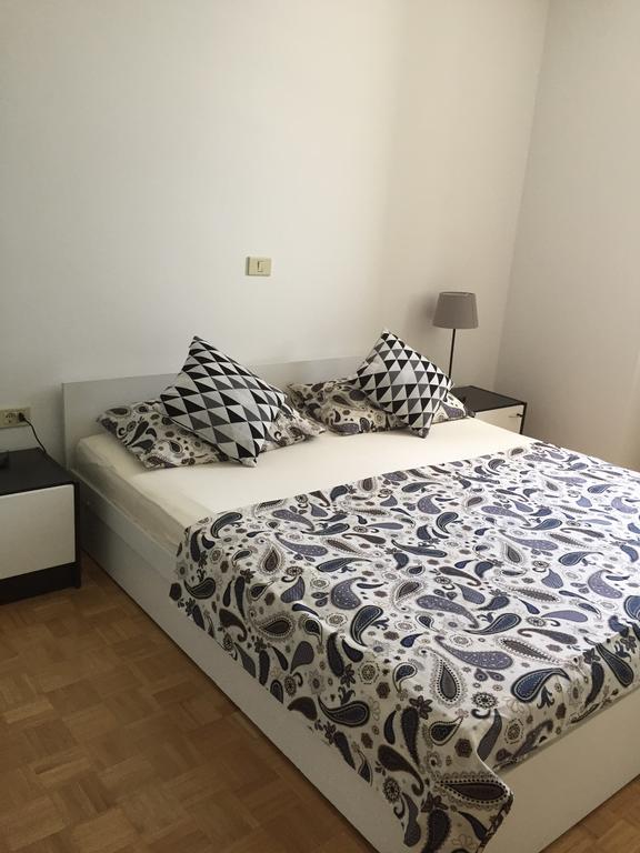 Allure Apartments Piran Luaran gambar