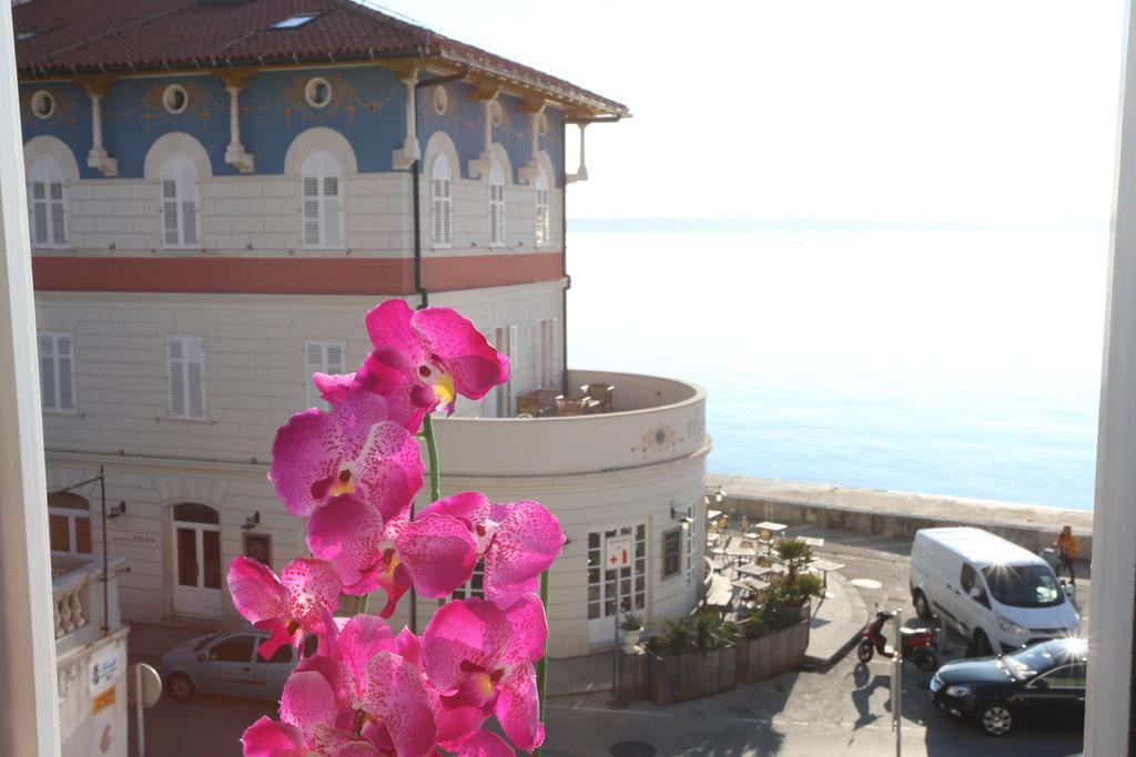 Allure Apartments Piran Luaran gambar