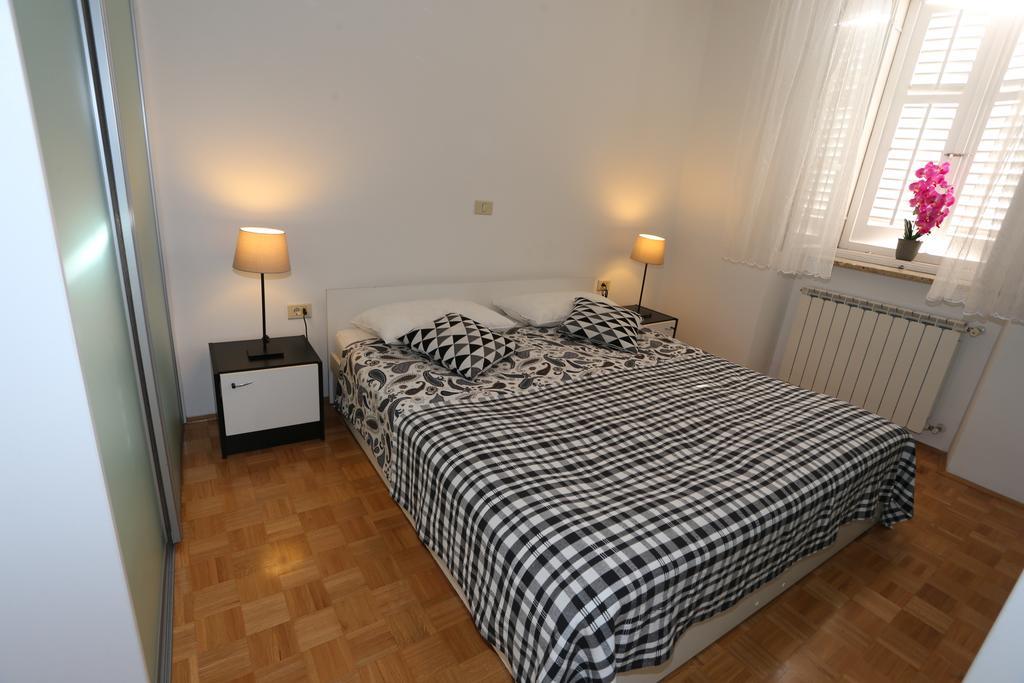 Allure Apartments Piran Luaran gambar