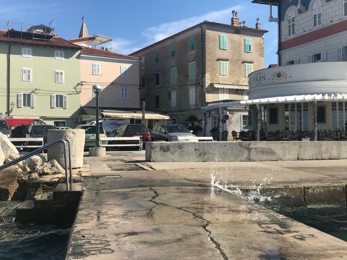 Allure Apartments Piran Luaran gambar