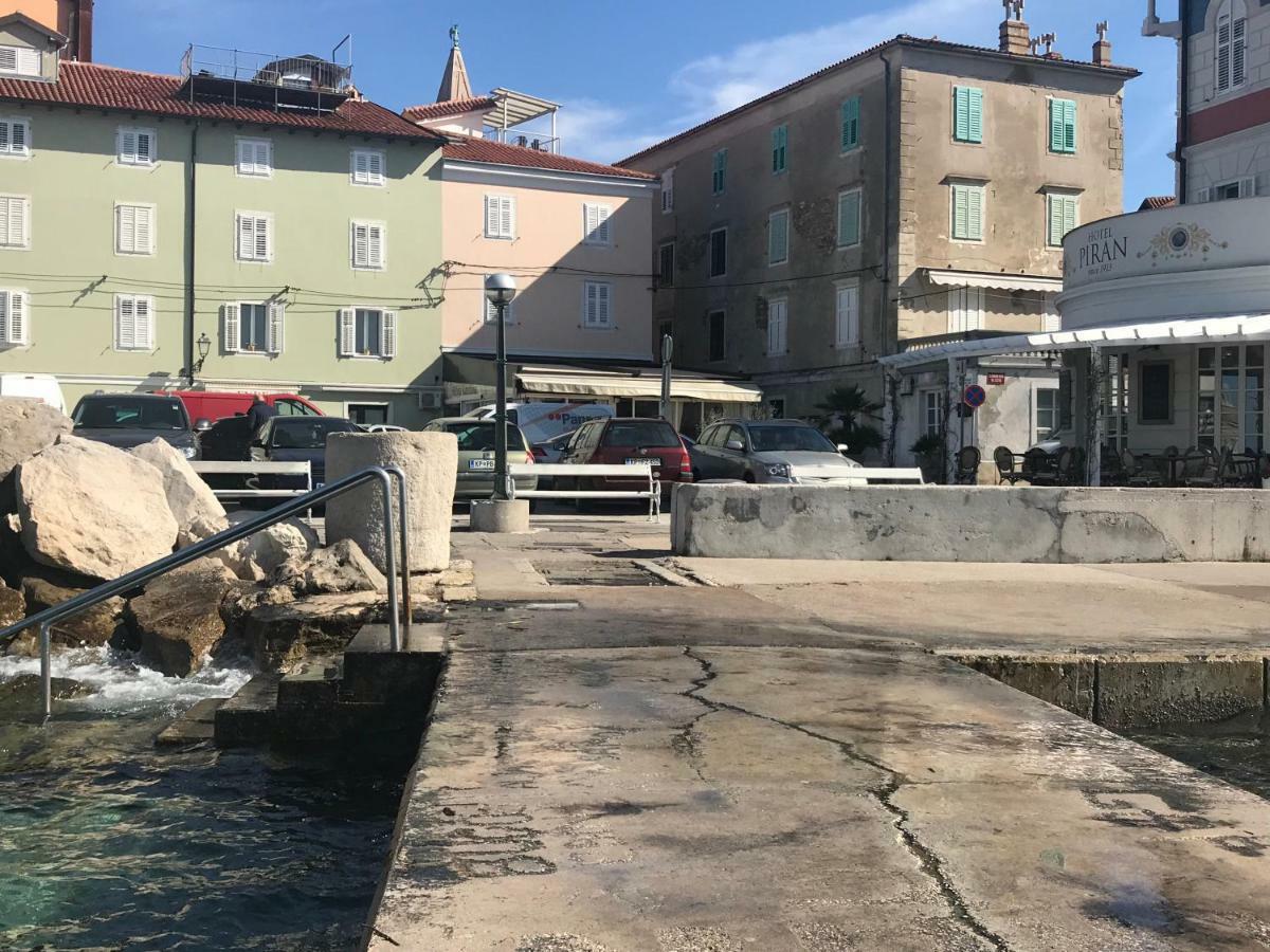 Allure Apartments Piran Luaran gambar