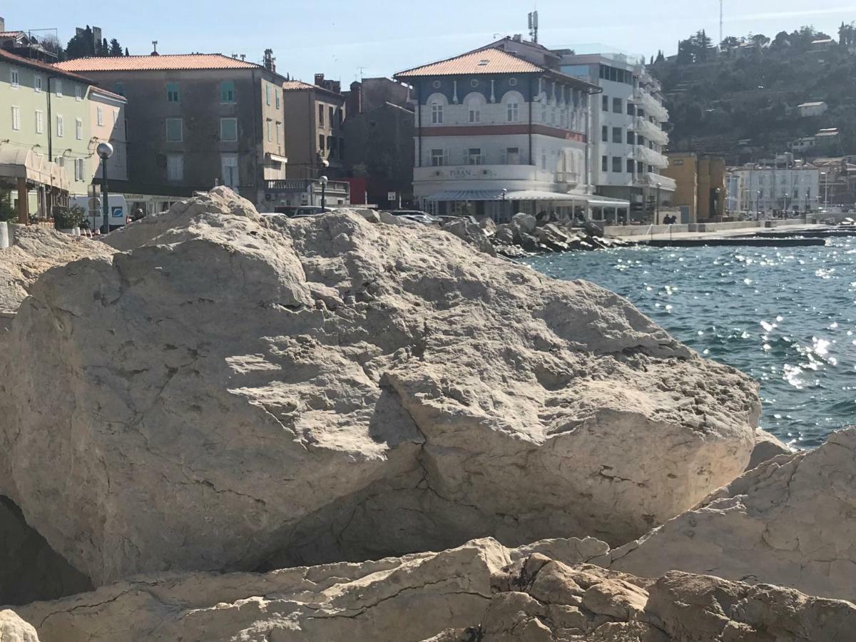 Allure Apartments Piran Luaran gambar