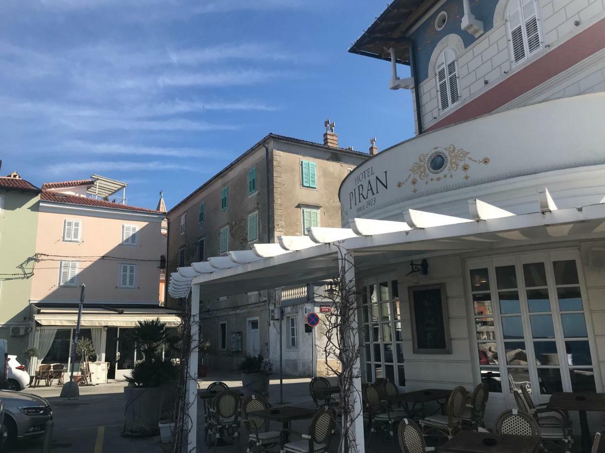 Allure Apartments Piran Luaran gambar