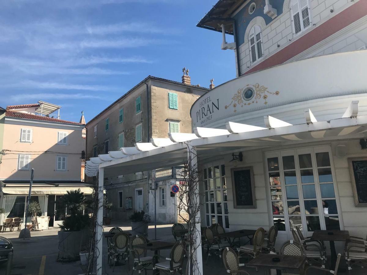Allure Apartments Piran Luaran gambar