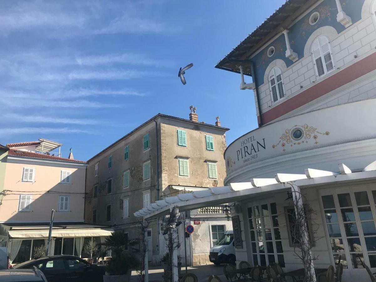 Allure Apartments Piran Luaran gambar